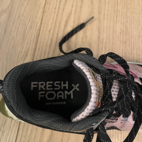 New Balance Fresh Foam hiking/trail running shoes size 8 womens - Picture 4 of 5